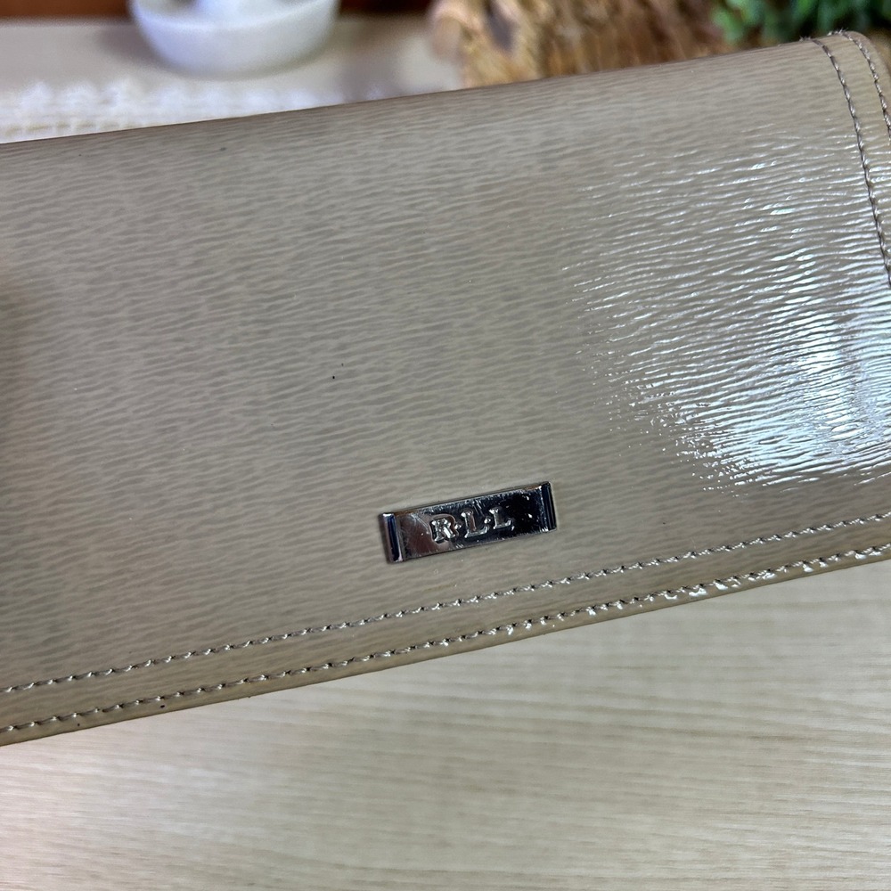 Vintage Lauren Ralph Lauren Patent Leather Bi Fold Wallet Tan Clutch Card Holder - Picture 2 of 10